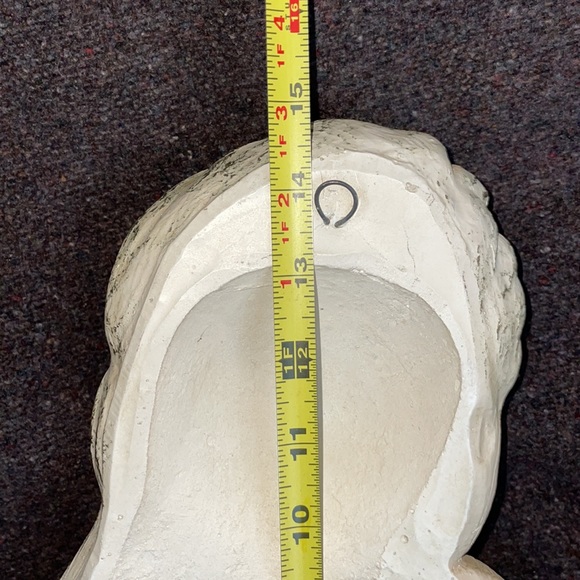 Virgin Mary Holding Baby Jesus - Picture 3 of 5